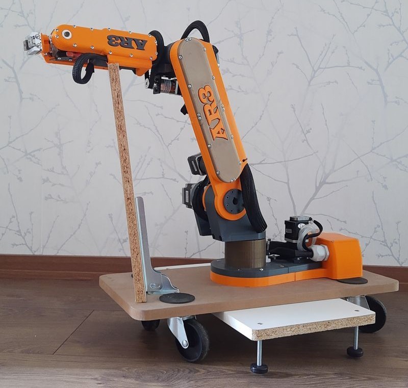 wheeled 6 DOF robot